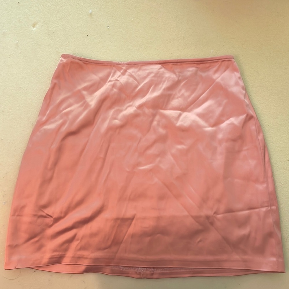lulus pink skirt - size small fits like medium
